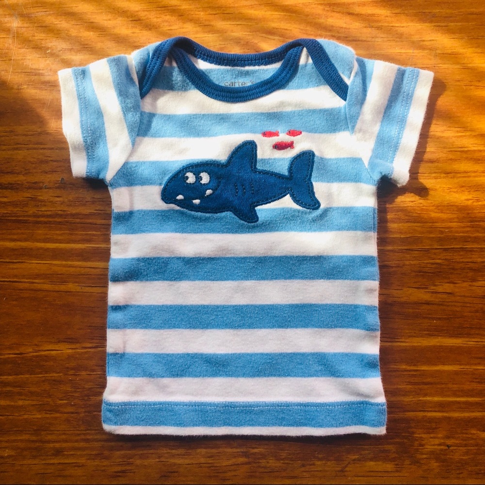 5/$15 🔹 NEWBORN Fish T shirt
